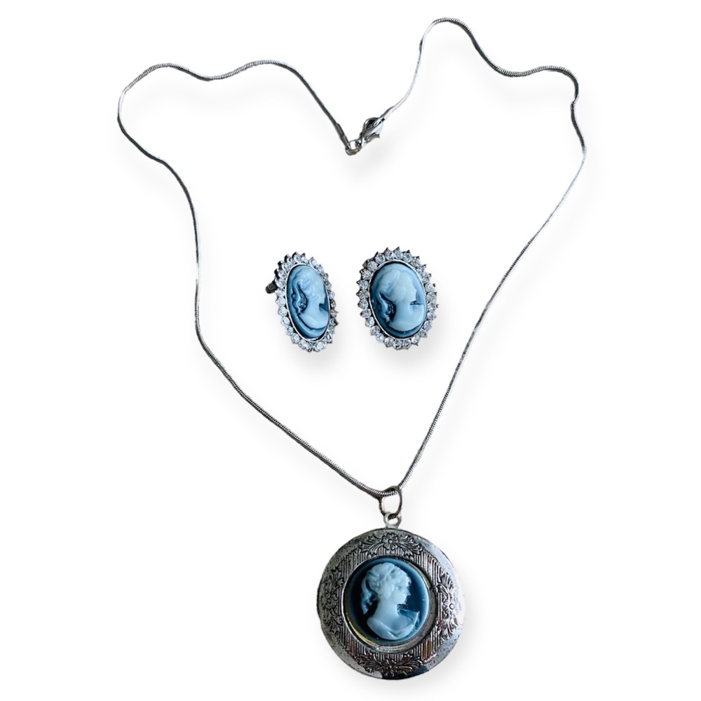 Rustic necklace cameo look photo locket pendant and earrings